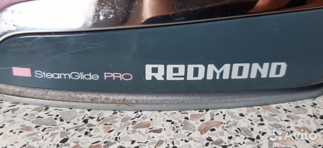 Утюг Redmond PRO