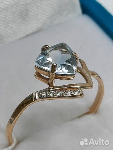 Золотое кольцо 585 с топазом (18р-р)