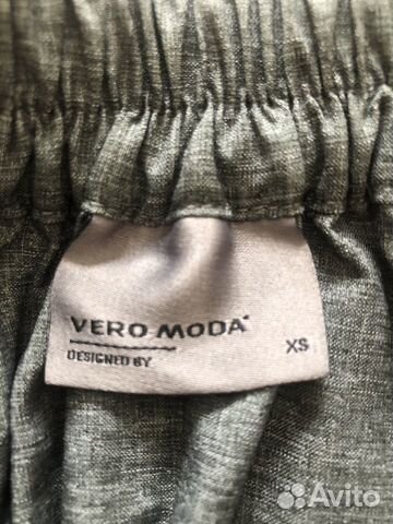 Плиссированная юбка серого цвета Vero Moda XS Плиссированная юбка серого цвета Vero Moda XS