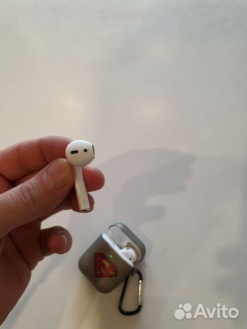 AirPods 2 с беспроводной зарядкой кейса