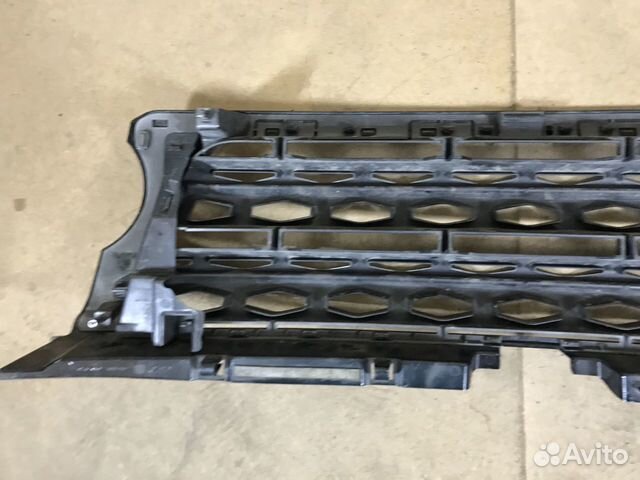 Решетка радиатора Land Rover Discovery 4