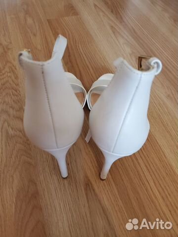 Босоножки белые aldo