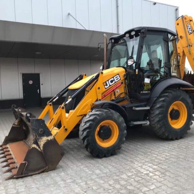 оператор экскаватора. гусеничный экскаватор komatsu 130. машинист экскаватора. авито экскаваторщик. Jcb 4cx фото.