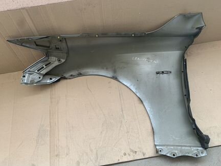 Крылья передние левое и правое Lexus IS 250