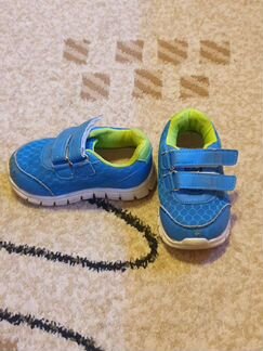 Кроссовки детские