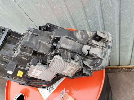 Фара передняя левая Kia Quoris 1