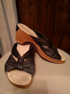 Шлёпанцы женские