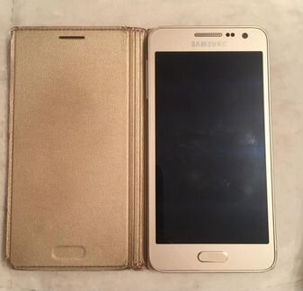 Телефон Samsung Galaxy A3