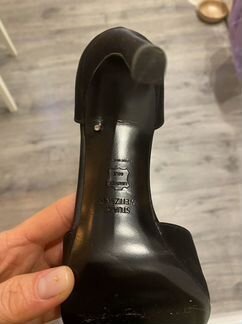 Stuart weitzman босоножки атласные
