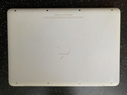 MacBook MC207RS/A