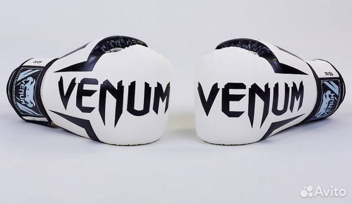 Боксёрские перчатки Venum