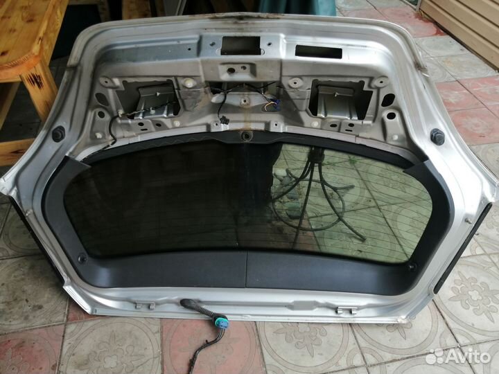 Opel Astra H крышка багажника хечбек