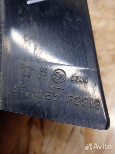 Фонарь задний наружный левый Mazda 3