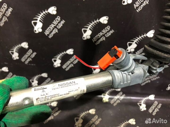 Ответная часть ремня безопасности правая Nissan