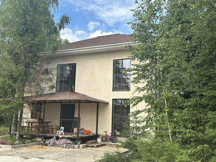 Коттедж 130 м² на участке 9 сот.