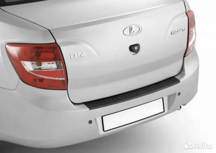 Накладка на задний бампер Гранта защита