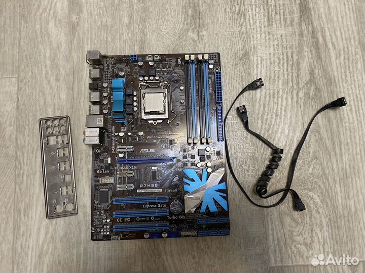 Материнская плата с процессором