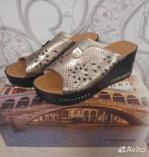 Шлепанцы женские новые 38 размер