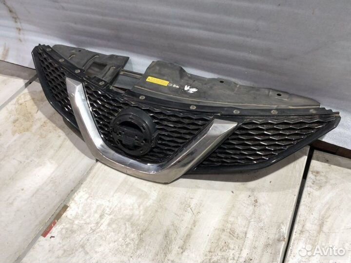 Решетка радиатора Nissan Qashqai J11