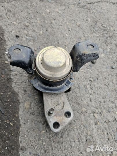 Подушка двигателя toyota fielder NZE121, 1nzfe