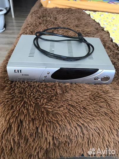 Цифровой спутниковый ресивер Lit S1000
