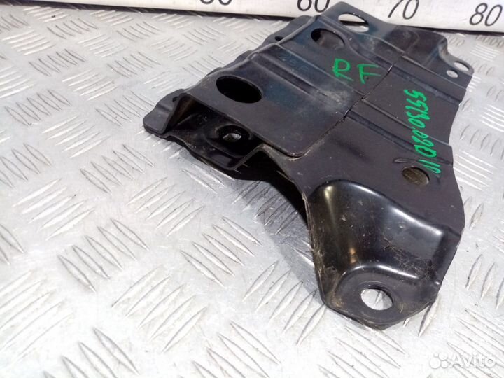 Б/У Кронштейн передей стойки правый#001