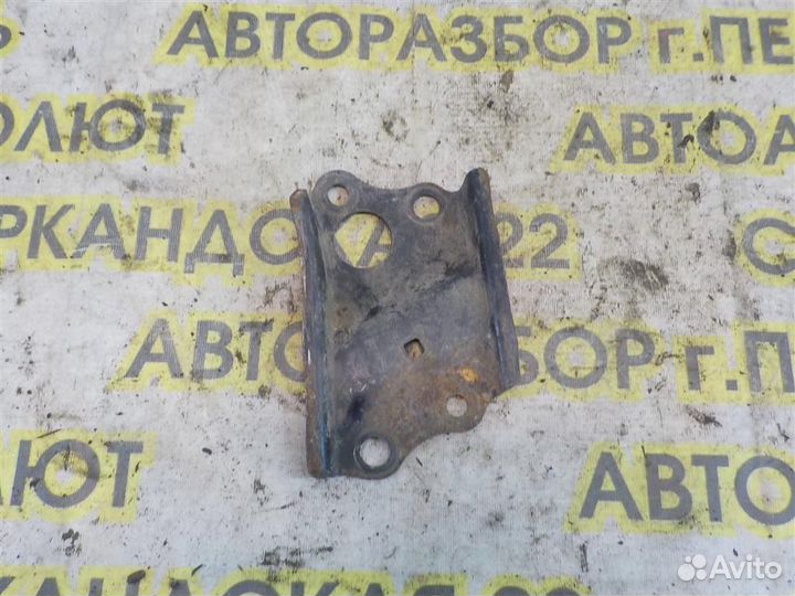 Кронштейн передней балки Toyota Corolla (E150) 20