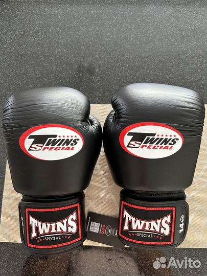 Боксерские перчатки twins 14