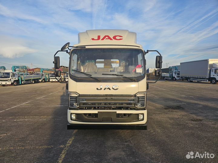 Бортовой грузовик JAC N120 с КМУ XCMG, 2024