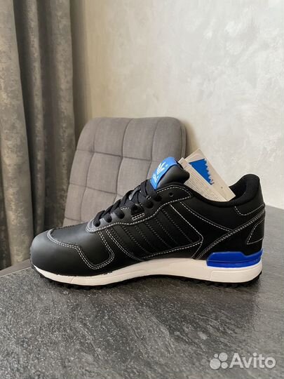 Кроссовки adidas zx 700