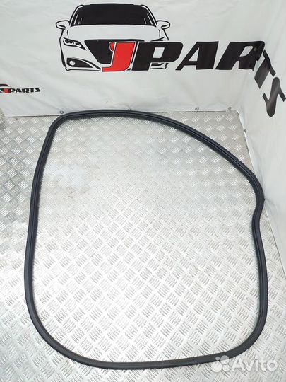 Уплотнитель проема двери Mitsubishi Lancer X (2007