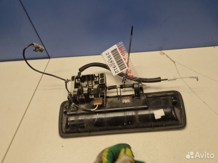 Ручка двери багажника Nissan Armada TA60 2004-2016