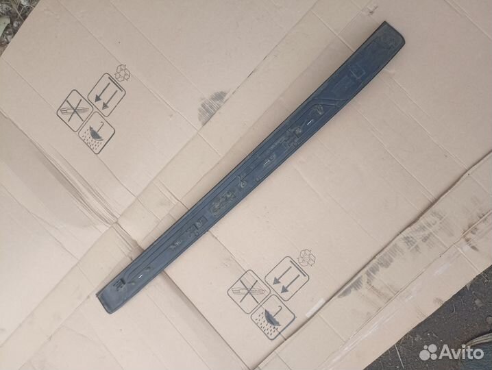 Правая передняя накладка порога бмв е39