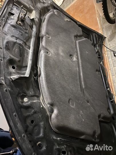 Продам капот на subaru impreza