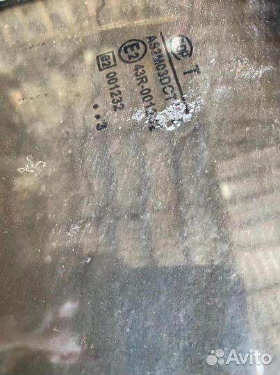 Стекло левой двери Chevrolet Niva