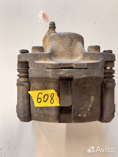 Renault twingo II передний суппорт