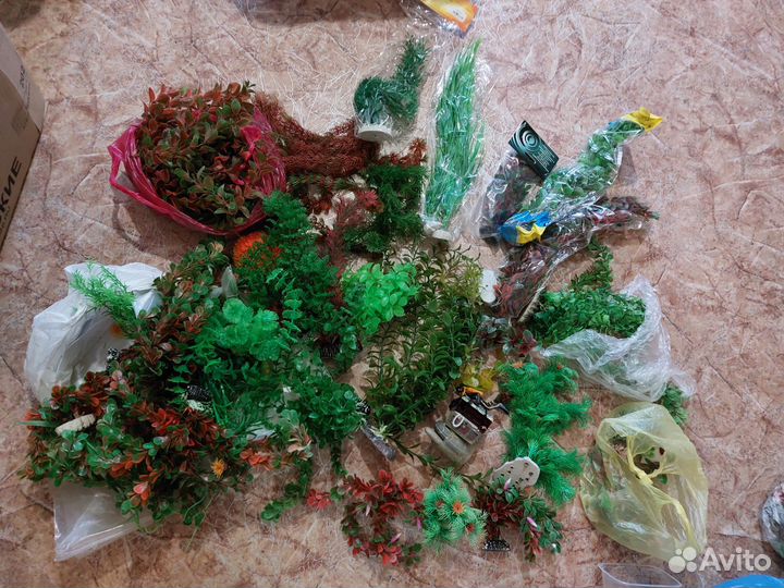 Искусственные растения и приборы для оквариума