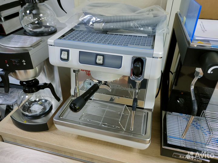 Кофемашина Nuova Simonelli Appia Life (белый)