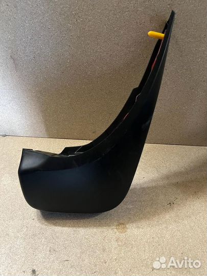 Land Rover Discovery 5 брызговик задний правый