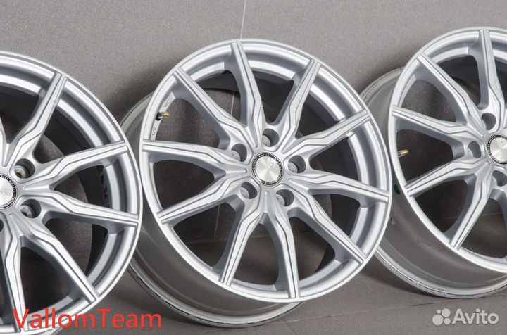 Лот UP2670151 Фирменные 17-е диски winning street