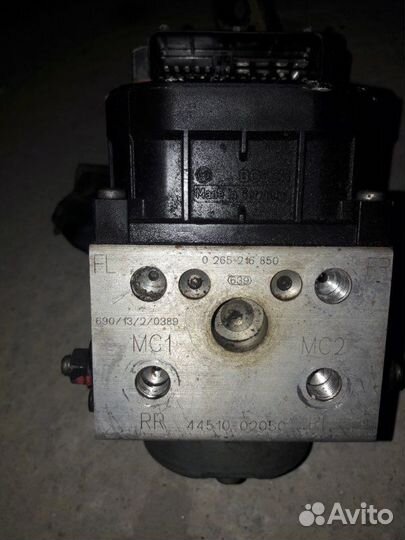 Блок ABS Toyota Corolla E120