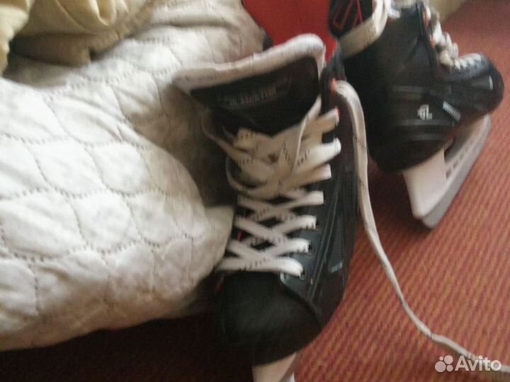 Коньки хоккейные. Торг уместен