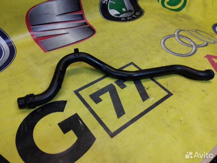 Патрубок системы охлаждения Audi A6 универсал 2.8