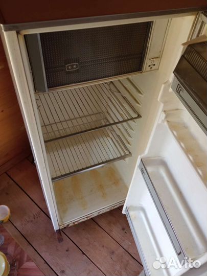 Холодильник бу маленький рядом