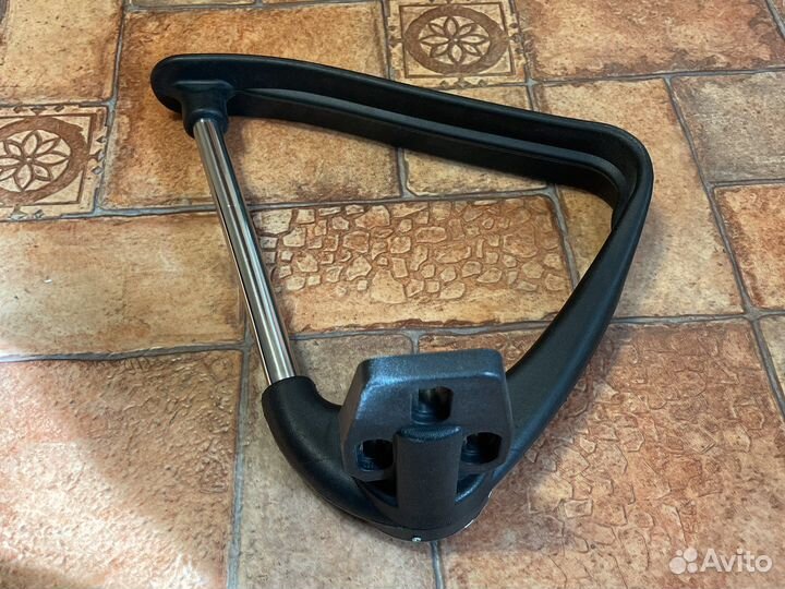 Подлокотник на офисное кресло