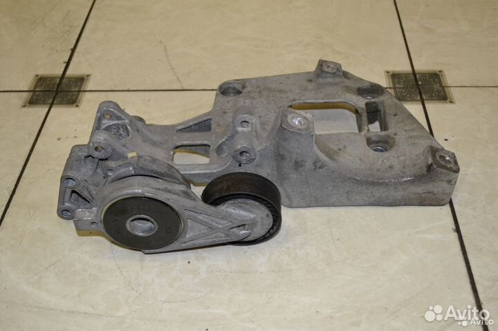 Кронштейн генератора Skoda Octavia А5