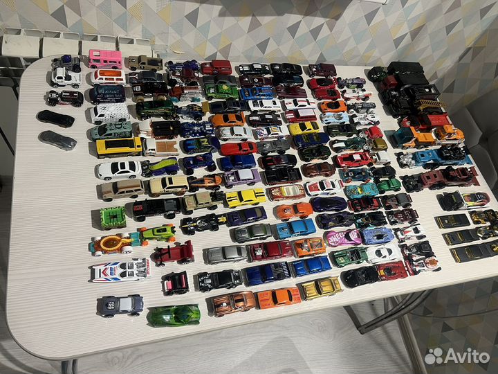 Hot wheels машинки