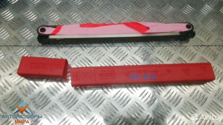 Знак аварийной остановки Mercedes-Benz M-Класс