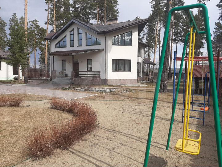 Коттедж 250 м² на участке 26 сот.