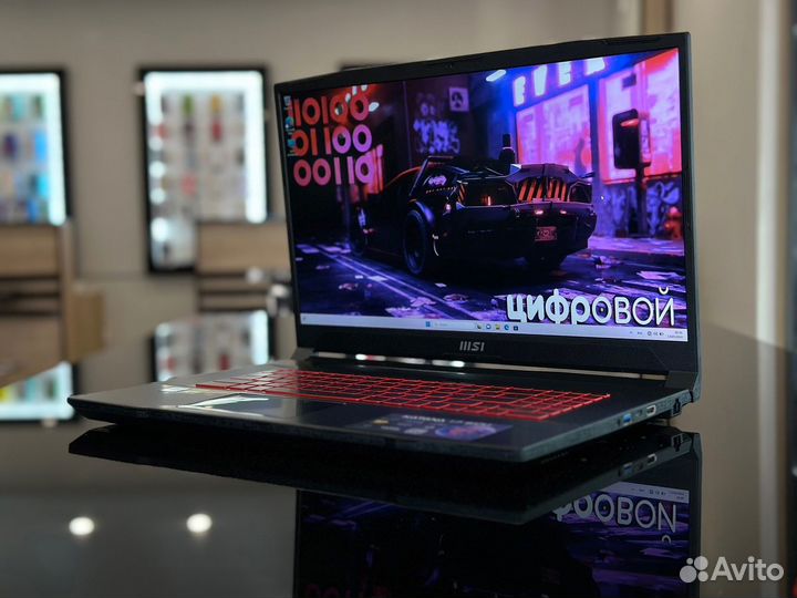 Игровой ноутбук MSI 17 i5-12450H DDR5-8Gb RTX 2050